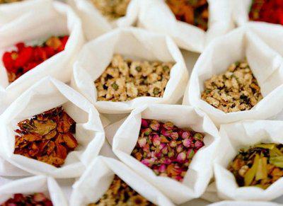 吃中藥的時候覺得中藥苦可以加白糖嗎-易網健康<a href=http://www.xllyou.com/jkys/ target=_blank class=infotextkey>養生</a>網 吃中藥的時候覺得中藥苦可以加白糖嗎