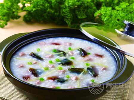 皮蛋瘦肉粥的做法 皮蛋瘦肉粥怎么做好吃-易網(wǎng)<a href=http://www.xllyou.com/ target=_blank class=infotextkey>健康養(yǎng)生</a>網(wǎng) 皮蛋瘦肉粥的做法 皮蛋瘦肉粥怎么做好吃