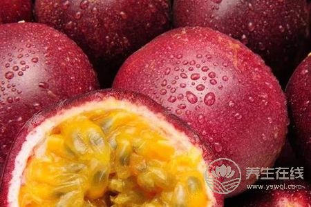 吃百香果有什么好處?百香果禁忌人群有哪些?-易網健康<a href=http://www.xllyou.com/jkys/ target=_blank class=infotextkey>養生</a>網 吃百香果有什么好處?百香果禁忌人群有哪些?