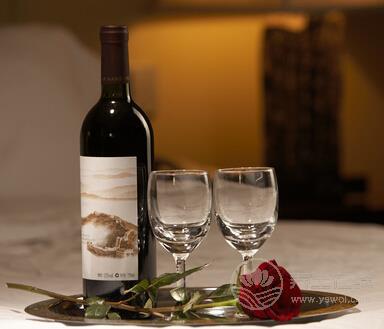 你想在品酒的同時,讓你肌膚變得更紅潤么?-易網健康養生網 你想在品酒的同時,讓你肌膚變得更紅潤么?