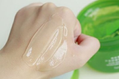 用蘆薈膠時(shí)臉上感覺到刺痛的原因-易網(wǎng)健康<a href=http://www.xllyou.com/jkys/ target=_blank class=infotextkey>養(yǎng)生</a>網(wǎng) 用蘆薈膠時(shí)臉上感覺到刺痛的原因