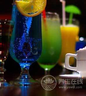 謹記七吃七戒 讓肌膚衰老遠離你-易網(wǎng)健康養(yǎng)生網(wǎng) 謹記七吃七戒 讓肌膚衰老遠離你