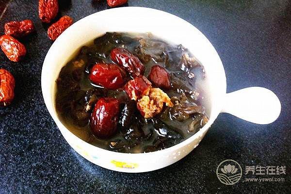 黑木耳紅棗湯 養(yǎng)顏又祛斑-易網(wǎng)健康<a href=http://www.xllyou.com/jkys/ target=_blank class=infotextkey>養(yǎng)生</a>網(wǎng) 黑木耳紅棗湯 養(yǎng)顏又祛斑