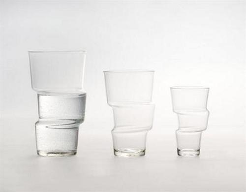 去除杯子異味的方法如何清洗杯子-易網(wǎng)健康<a href=http://www.xllyou.com/jkys/ target=_blank class=infotextkey>養(yǎng)生</a>網(wǎng) 去除杯子異味的方法如何清洗杯子