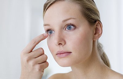 眼皮跳的原因怎樣解決眼皮跳的問題-易網(wǎng)健康<a href=http://www.xllyou.com/jkys/ target=_blank class=infotextkey>養(yǎng)生</a>網(wǎng) 眼皮跳的原因怎樣解決眼皮跳的問題