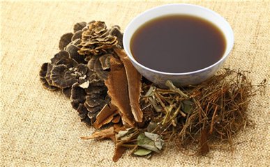 去除體內(nèi)濕熱的中藥以及去濕熱飲食-易網(wǎng)健康<a href=http://www.xllyou.com/jkys/ target=_blank class=infotextkey>養(yǎng)生</a>網(wǎng) 去除體內(nèi)濕熱的中藥以及去濕熱飲食