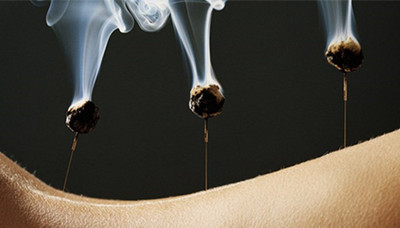 艾灸的好處艾葉灸肚臍的作用有哪些-易網健康<a href=http://www.xllyou.com/jkys/ target=_blank class=infotextkey>養生</a>網 艾灸的好處艾葉灸肚臍的作用有哪些