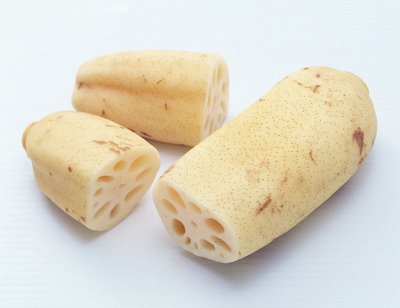 冬天為什么一定要吃蓮藕對身體有哪些好處-易網(wǎng)健康<a href=http://www.xllyou.com/jkys/ target=_blank class=infotextkey>養(yǎng)生</a>網(wǎng) 冬天為什么一定要吃蓮藕對身體有哪些好處