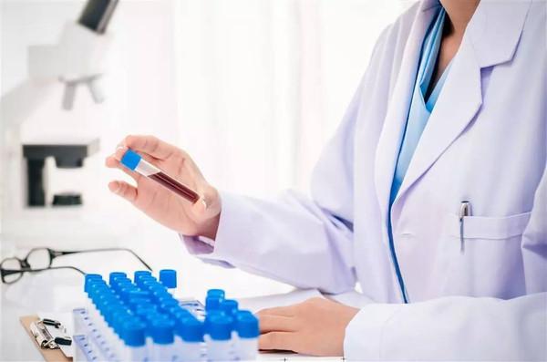 體內(nèi)尿酸值高到多少時(shí)容易誘發(fā)痛風(fēng)-易網(wǎng)健康<a href=http://www.xllyou.com/jkys/ target=_blank class=infotextkey>養(yǎng)生</a>網(wǎng) 體內(nèi)尿酸值高到多少時(shí)容易誘發(fā)痛風(fēng)