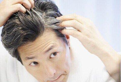 哪些食物可以讓白發變黑讓您重新擁有黑發