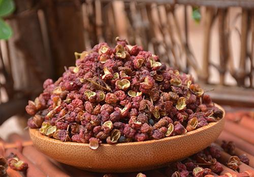 花椒配它一起吃可以解決你的關節問題-易網健康<a href=http://www.xllyou.com/jkys/ target=_blank class=infotextkey>養生</a>網 花椒配它一起吃可以解決你的關節問題