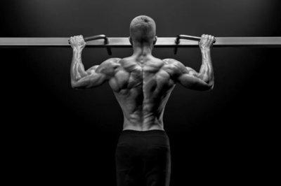 單手引體向上好處以及練習的方法-易網健康<a href=http://www.xllyou.com/jkys/ target=_blank class=infotextkey>養生</a>網 單手引體向上好處以及練習的方法