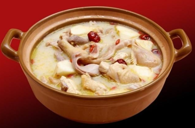 豬肚包雞的做法以及它的功效與作用-易網健康<a href=http://www.xllyou.com/jkys/ target=_blank class=infotextkey>養生</a>網 豬肚包雞的做法以及它的功效與作用