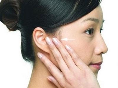 這三個(gè)按摩耳部的小動(dòng)作養(yǎng)腎通氣血