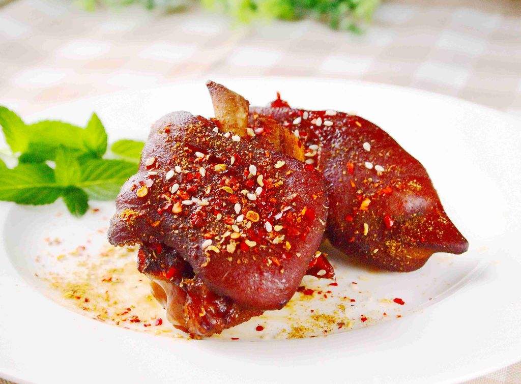 豬腳和哪些食材一起燉既好吃又營養-易網健康<a href=http://www.xllyou.com/jkys/ target=_blank class=infotextkey>養生</a>網 豬腳和哪些食材一起燉既好吃又營養