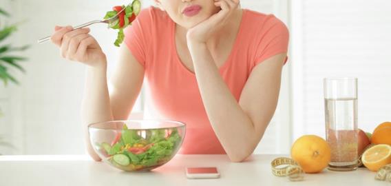 冬天吃什么水果好補(bǔ)充維生素-易網(wǎng)<a href=http://www.xllyou.com/ target=_blank class=infotextkey>健康養(yǎng)生</a>網(wǎng) 冬天吃什么水果好補(bǔ)充維生素