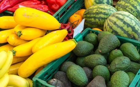 冬天嘴巴開裂嘴唇干吃什么水果恢復-易網健康<a href=http://www.xllyou.com/jkys/ target=_blank class=infotextkey>養生</a>網 冬天嘴巴開裂嘴唇干吃什么水果恢復