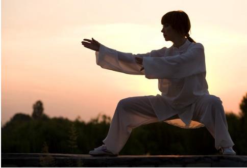 怎么判斷自己是不是患有慢性支氣管炎的方法-易網健康<a href=http://www.xllyou.com/jkys/ target=_blank class=infotextkey>養生</a>網 怎么判斷自己是不是患有慢性支氣管炎的方法