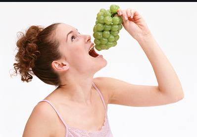 女生睡覺到底要不要穿內(nèi)衣解答-易網(wǎng)健康<a href=http://www.xllyou.com/jkys/ target=_blank class=infotextkey>養(yǎng)生</a>網(wǎng) 女生睡覺到底要不要穿內(nèi)衣解答