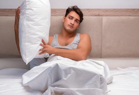 哪些生活習(xí)慣容易造成頸椎腰椎疼痛不適-易網(wǎng)健康<a href=http://www.xllyou.com/jkys/ target=_blank class=infotextkey>養(yǎng)生</a>網(wǎng) 哪些生活習(xí)慣容易造成頸椎腰椎疼痛不適