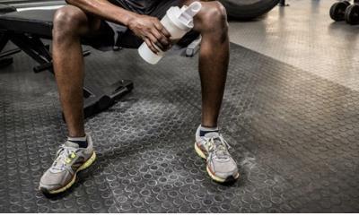 負重深蹲的我們身體需要做哪些準備運動