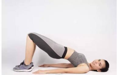 適合情侶一起鍛煉的翹臀運動分享