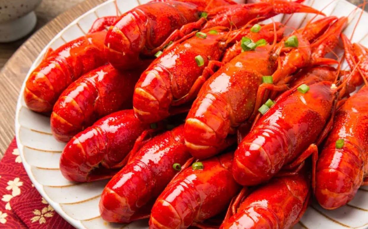 小龍蝦配冰啤酒吃出怪病?小龍蝦:不背鍋