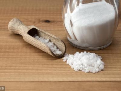 中醫藥學講食鹽水洗頭能防止脫發?食用鹽居然有這主要用途!熟記3款健康養生好食材