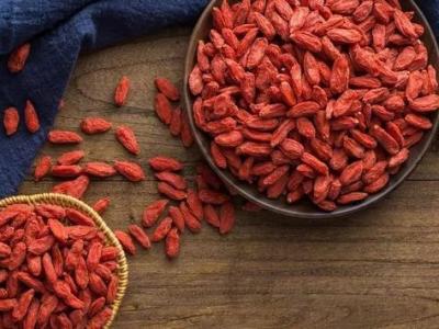 兩首養(yǎng)生打油詩,背熟,能頂一個半老醫(yī)生!(個人收藏,看看吧)