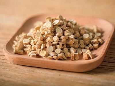 烏雞燉什么補氣補血最好是