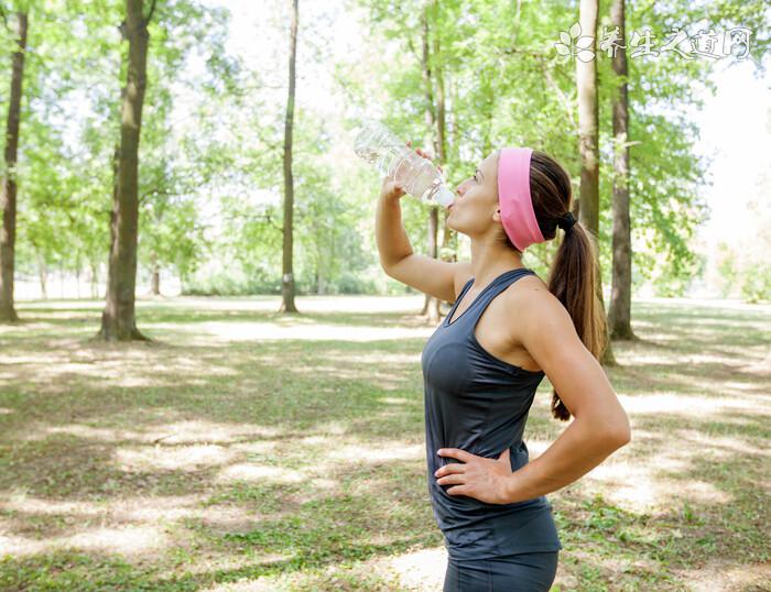 出汗的好處有哪些-易網健康<a href=http://www.xllyou.com/jkys/ target=_blank class=infotextkey>養生</a>網 出汗的好處有哪些