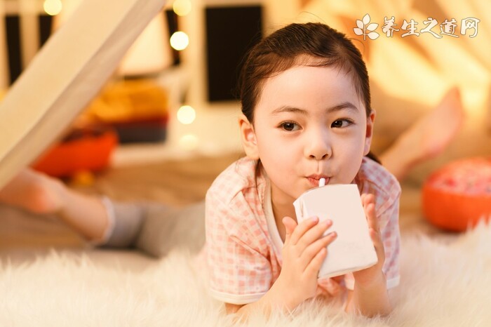 大量喝水尿卻很少的原因