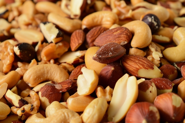 懷孕可以吃香椿炒雞蛋嗎 懷孕吃什么堅果好-易網<a href=http://www.xllyou.com/ target=_blank class=infotextkey>健康養生</a>網 懷孕可以吃香椿炒雞蛋嗎 懷孕吃什么堅果好