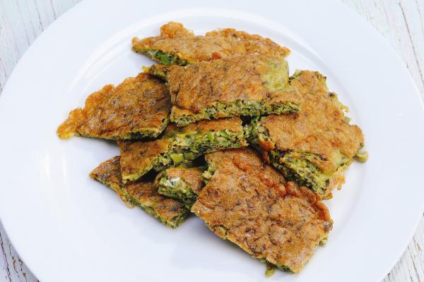 香椿炒雞蛋怎么炒不黑 雞蛋日常美味做法-易網(wǎng)健康<a href=http://www.xllyou.com/jkys/ target=_blank class=infotextkey>養(yǎng)生</a>網(wǎng) 香椿炒雞蛋怎么炒不黑 雞蛋日常美味做法