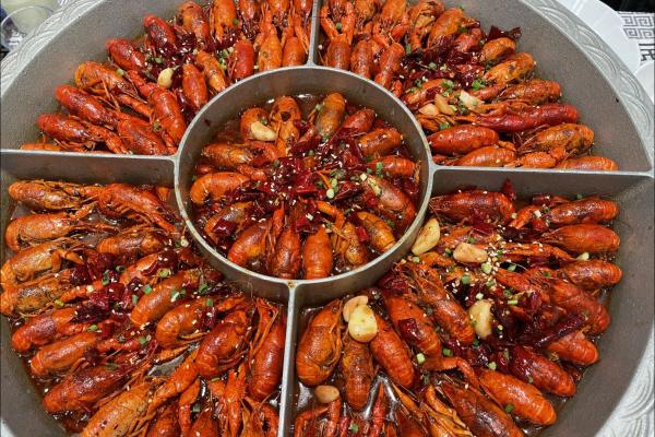 小龍蝦吃多了對身體有什么影響 小龍蝦的日常做法-易網(wǎng)<a href=http://www.xllyou.com/ target=_blank class=infotextkey>健康養(yǎng)生</a>網(wǎng) 小龍蝦吃多了對身體有什么影響 小龍蝦的日常做法