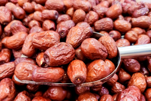 三伏天?吃什么補(bǔ)氣血 氣血不足吃什么補(bǔ)得快-易網(wǎng)健康<a href=http://www.xllyou.com/jkys/ target=_blank class=infotextkey>養(yǎng)生</a>網(wǎng) 三伏天?吃什么補(bǔ)氣血 氣血不足吃什么補(bǔ)得快