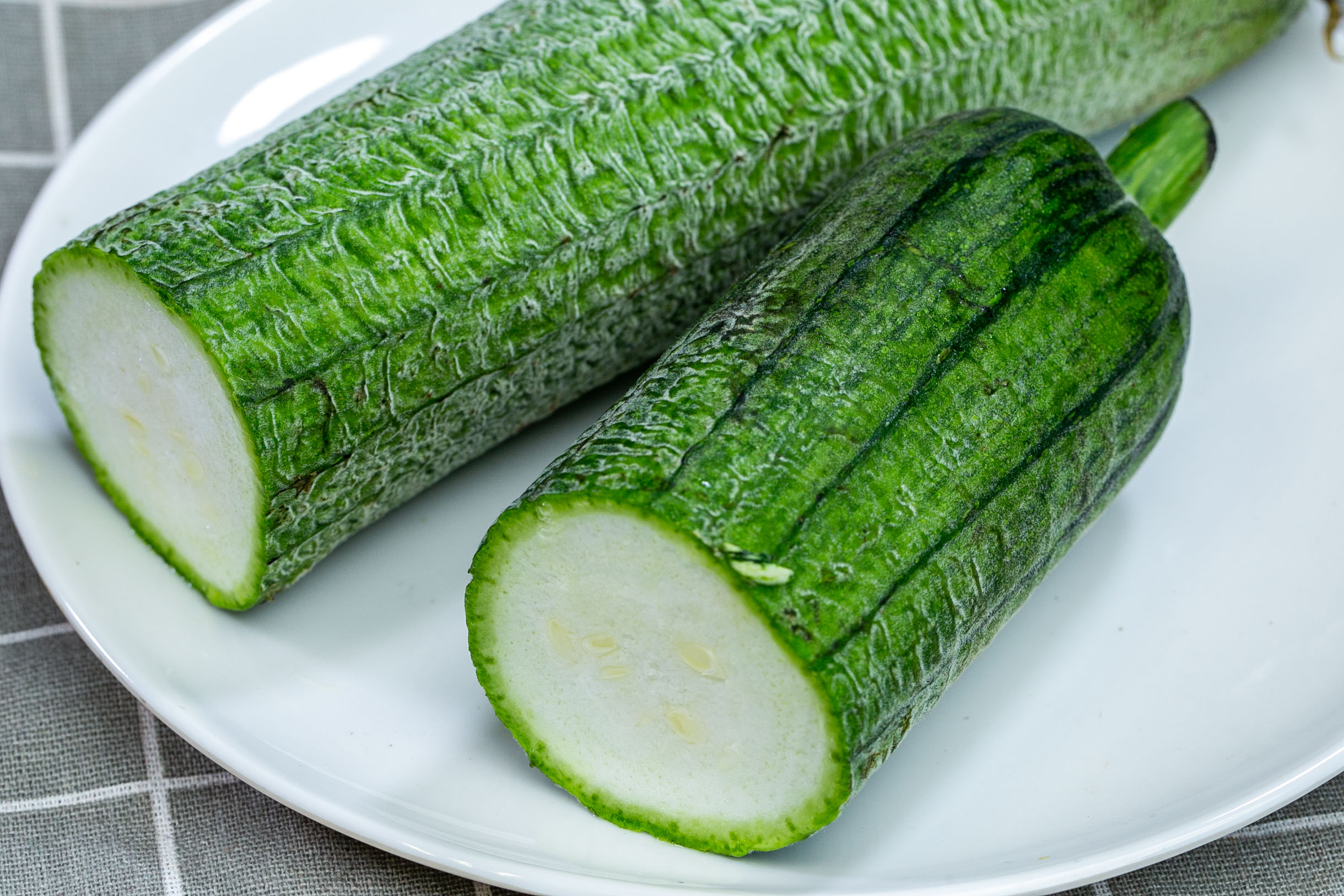 夏季絲瓜多了怎么保存 絲瓜的營養價值-易網健康<a href=http://www.xllyou.com/jkys/ target=_blank class=infotextkey>養生</a>網 夏季絲瓜多了怎么保存 絲瓜的營養價值