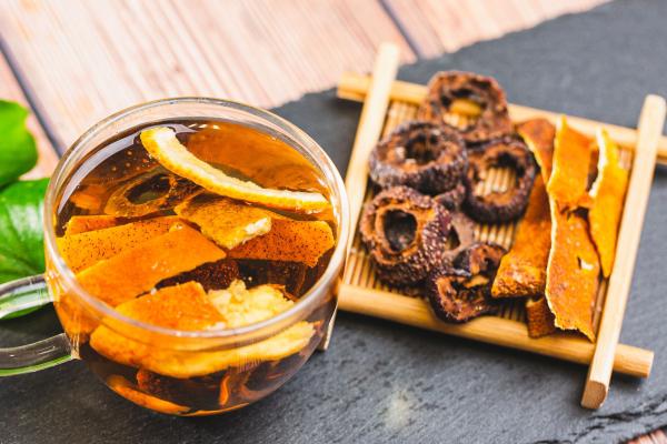 紅糖和山楂泡水喝能祛濕嗎 山楂的食用指南-易網<a href=http://www.xllyou.com/ target=_blank class=infotextkey>健康養生</a>網 紅糖和山楂泡水喝能祛濕嗎 山楂的食用指南