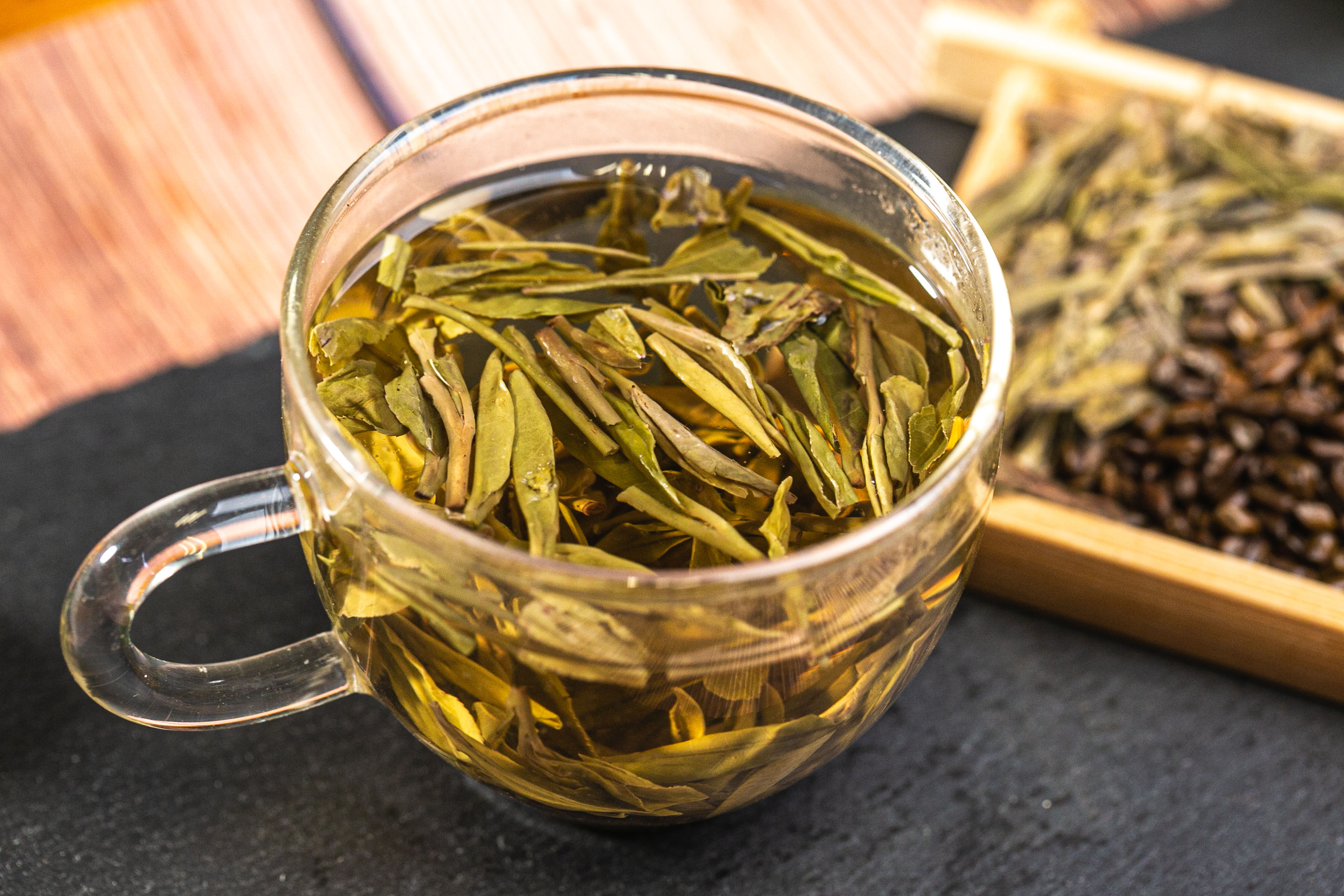 三伏天怎樣防曬效果好 防曬產(chǎn)品如何使用-易網(wǎng)<a href=http://www.xllyou.com/ target=_blank class=infotextkey>健康養(yǎng)生</a>網(wǎng) 三伏天怎樣防曬效果好 防曬產(chǎn)品如何使用