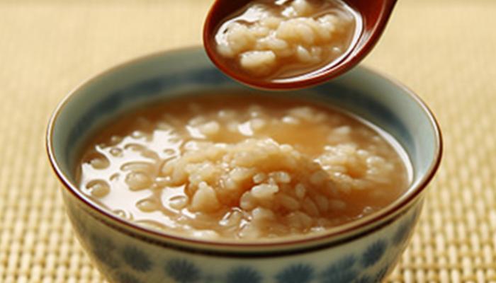 三伏天如何調理脾胃虛寒 三伏實用養生指南-易網健康養生網 三伏天如何調理脾胃虛寒 三伏實用養生指南