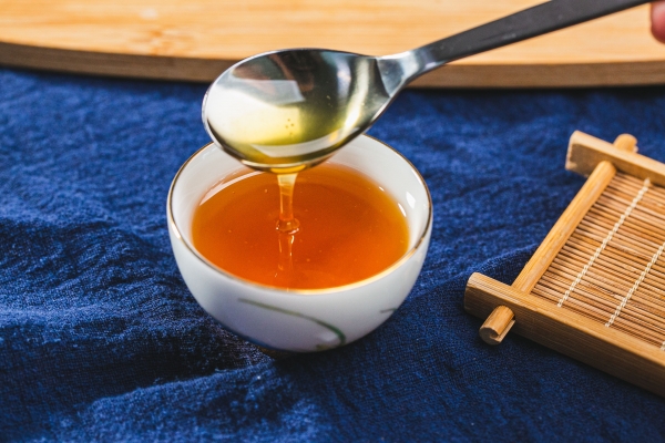體內濕氣重可以喝蜂蜜水嗎 喝蜂蜜水會產生濕氣嗎