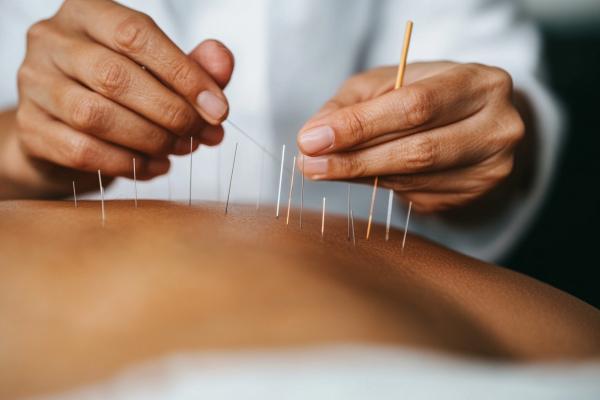 脾胃虛寒濕氣重怎么調理 健脾胃敲打哪個部位