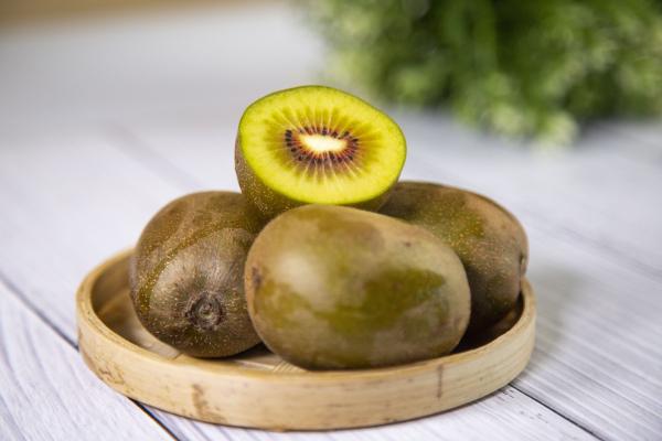 紅心獼猴桃是熱性還是涼性 紅心獼猴桃吃多了會上火嗎