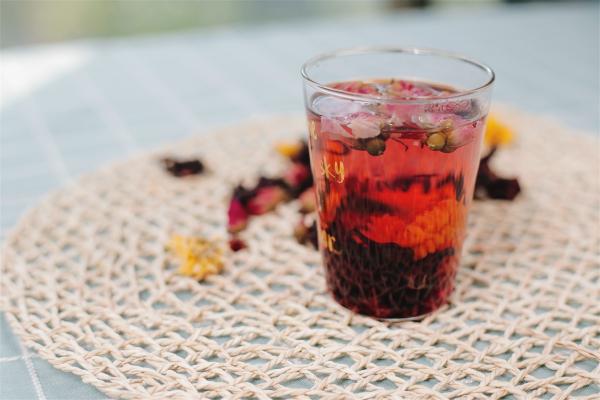 濕氣重可以喝洛神花茶嗎 洛神花對腎有好處嗎-易網健康<a href=http://www.xllyou.com/jkys/ target=_blank class=infotextkey>養生</a>網 濕氣重可以喝洛神花茶嗎 洛神花對腎有好處嗎