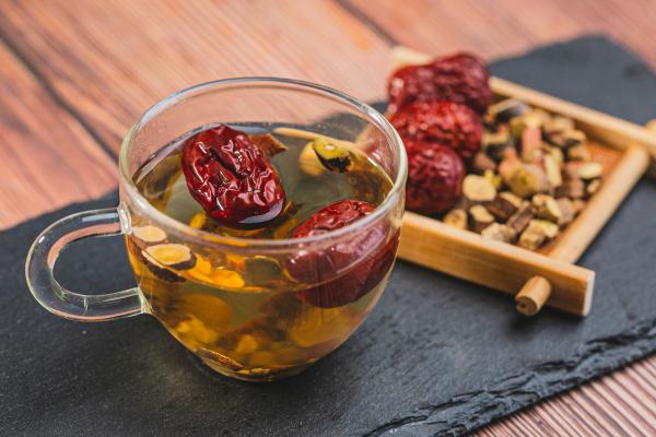 濕氣重的人能吃紅棗嗎 濕氣重是什么原因造成的