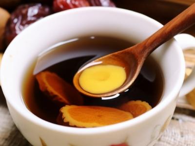 女性肝火旺可以喝姜棗茶嗎 肝火旺能吃姜嗎