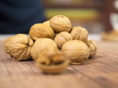 核桃殼的功效與作用 核桃殼雞蛋煮水喝的功效