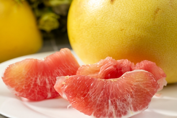 高血壓能不能吃柚子-易網<a href=http://www.xllyou.com/ target=_blank class=infotextkey>健康養生</a>網 高血壓能不能吃柚子