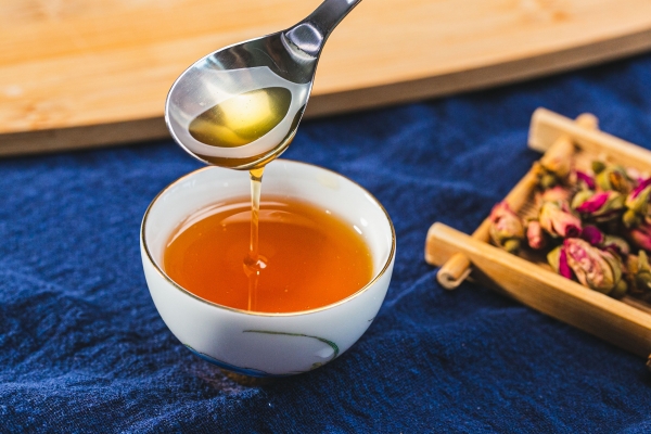 痛風(fēng)能不能吃蜂蜜-易網(wǎng)健康<a href=http://www.xllyou.com/jkys/ target=_blank class=infotextkey>養(yǎng)生</a>網(wǎng) 痛風(fēng)能不能吃蜂蜜