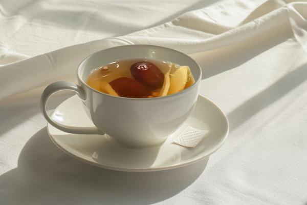 紅棗姜茶的功效與作用、禁忌和食用方法-易網健康<a href=http://www.xllyou.com/jkys/ target=_blank class=infotextkey>養生</a>網 紅棗姜茶的功效與作用、禁忌和食用方法